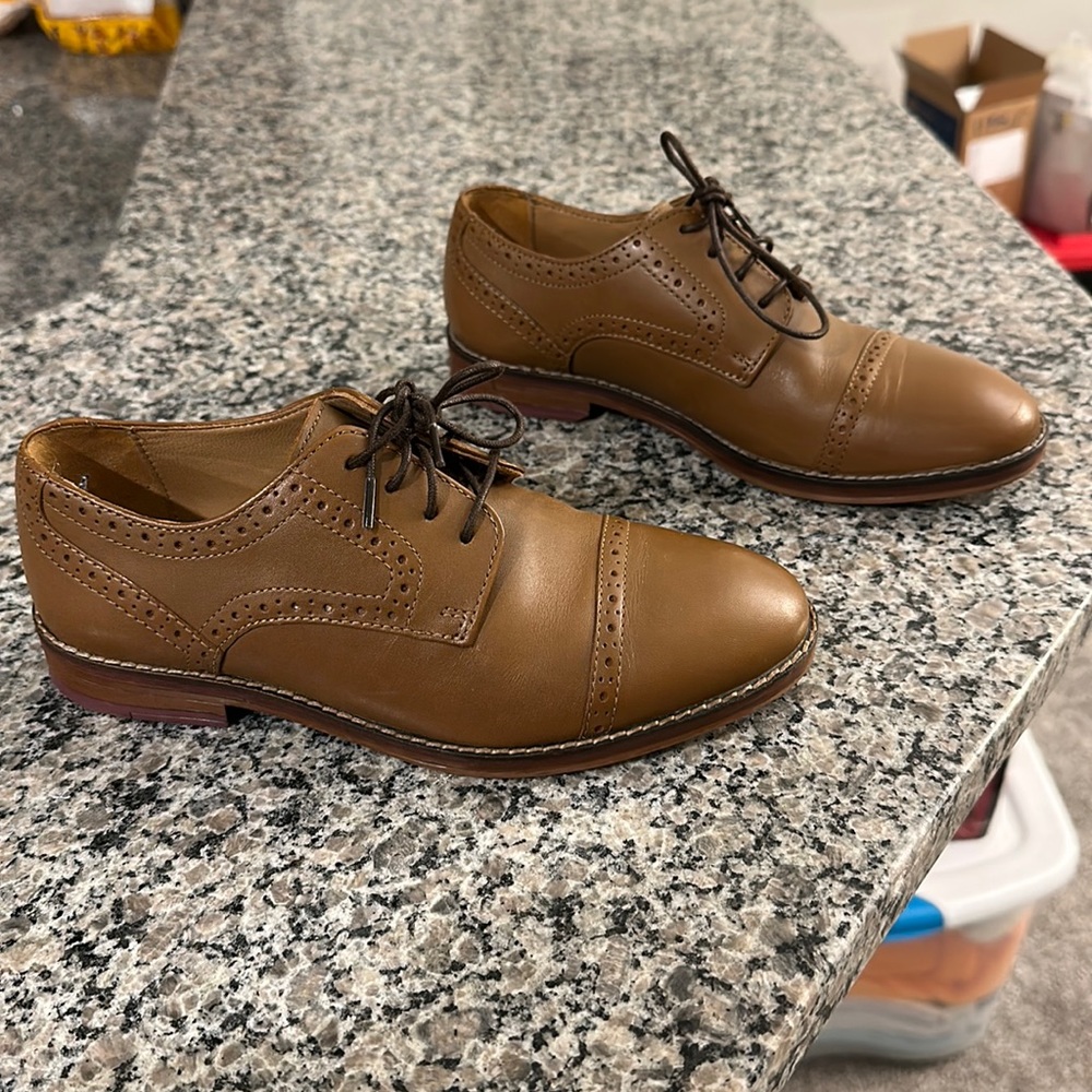 Boys Johnston & Murphy Dress Shoes like new size 3.5